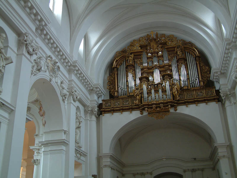 Organ in the cathedral Saint Salvator and Boniface of Fulda
