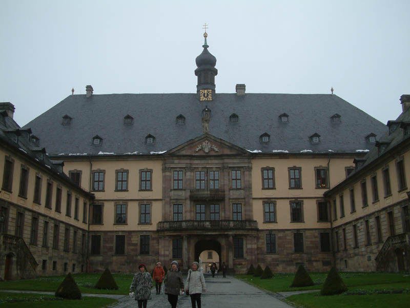 The palace of fulda as we see it today was built between 1706 and 1721. The prince abbots and prince bishops of Fulda resided here.