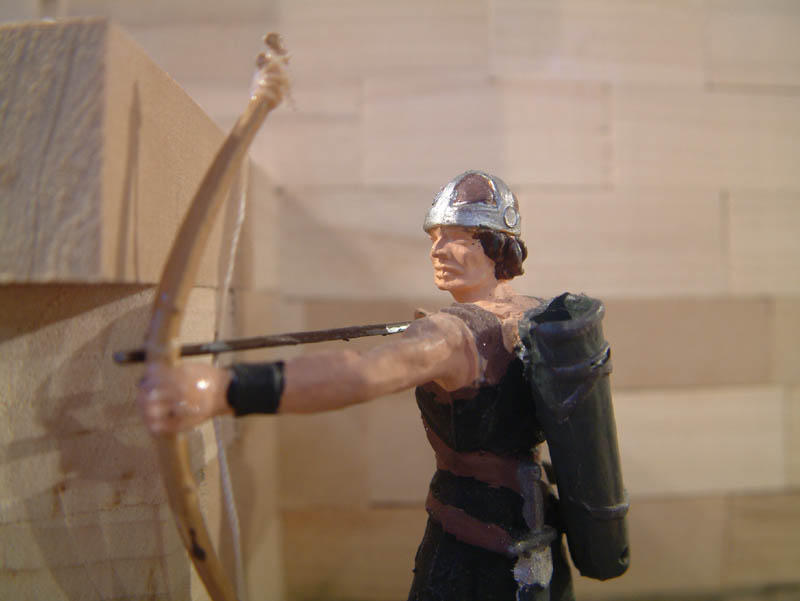 Einer der Bogenschützen auf dem Modell im Maßstab 1:25 der Kreuzfahrerfestung Krak des Chevaliers in Syrien