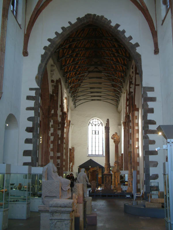 Das Karmeliterkloster in Frankfurt am Main ist Sitz des Archäologischen Museums