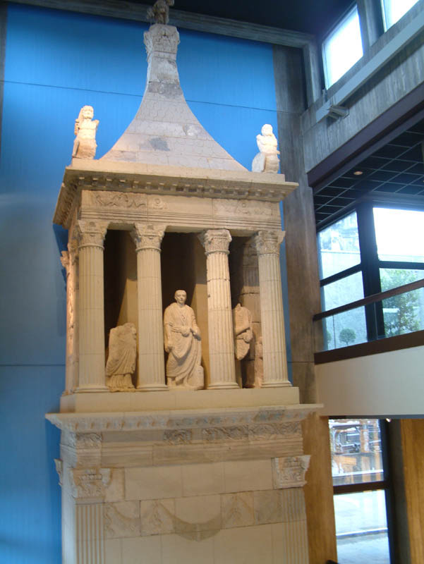 Tomb of the legionary Poblicius (around 40 A.D.) in the Romano-Germanic Museum in Cologne