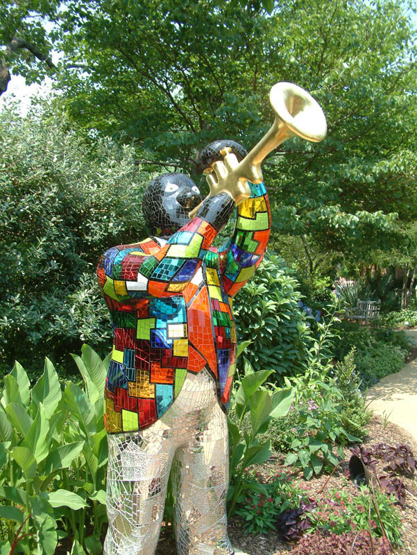 Der Botanische Garten von Atlanta mit Skulpturen der französischen Künstlerin Niki de Saint Phalle in der Ausstellung "Niki in the Garden".