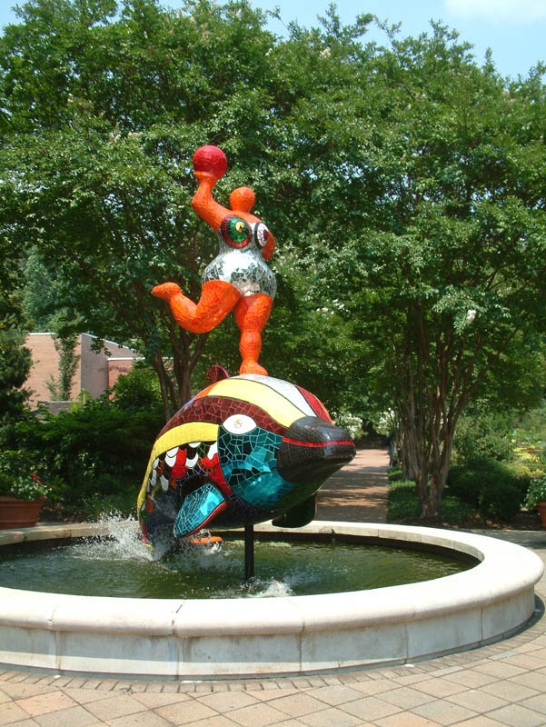 Der Botanische Garten von Atlanta mit Skulpturen der französischen Künstlerin Niki de Saint Phalle in der Ausstellung "Niki in the Garden".