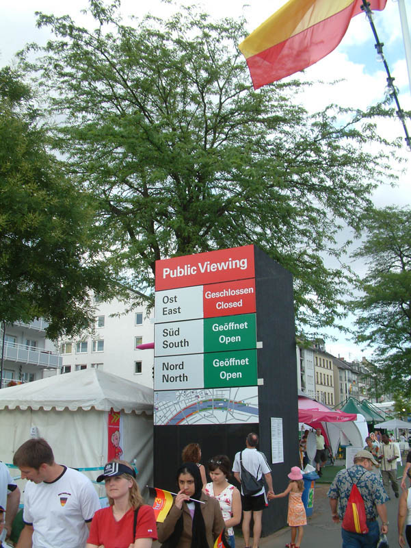 Three public viewing areas were created on the shore of the river Main. They offered room for more than 30,000 fans.