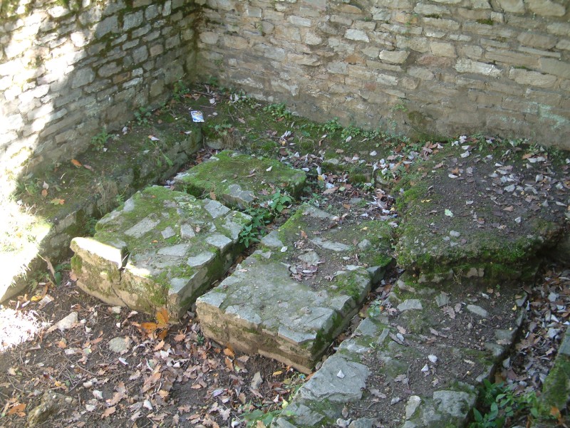 Small Roman bath within the walls of fort Saalburg