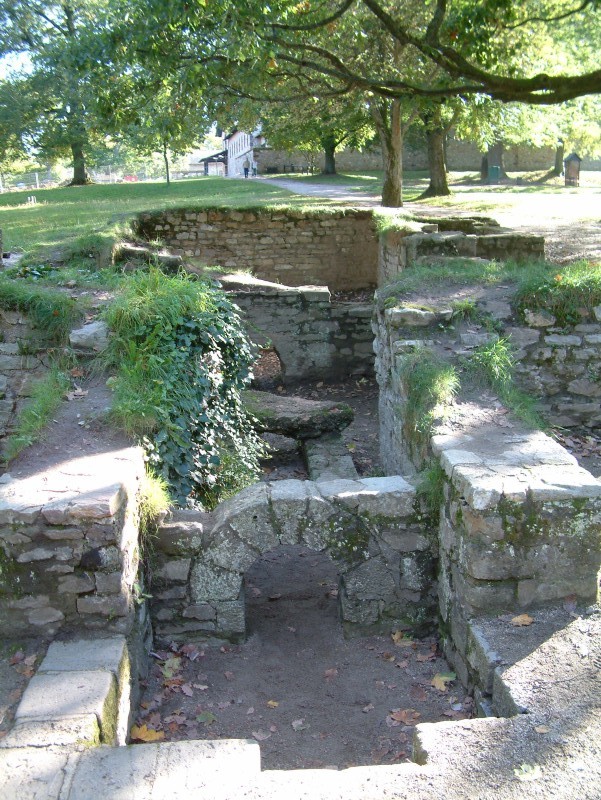 Small Roman bath within the walls of fort Saalburg