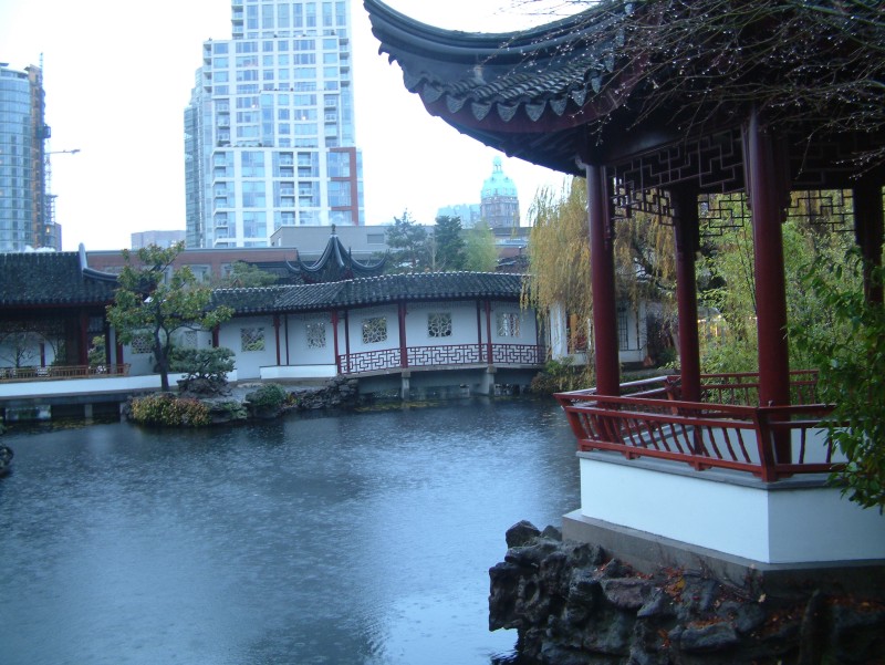 Besuch im klassischen chinesischen Garten von Dr. Sun Yat-Sen - leider während eines kräftigen Regenschauers