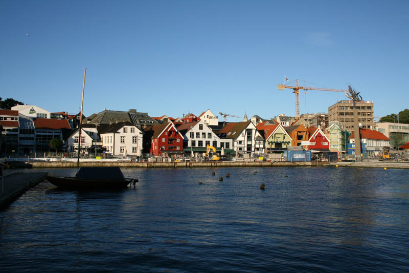 Skagenkaien with many restaurants and bars