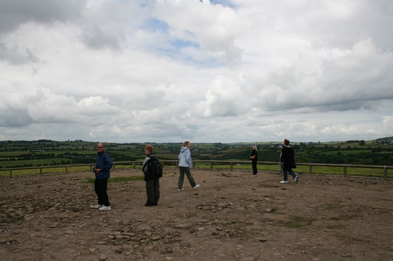 Auf dem Grabhügel von Knowth