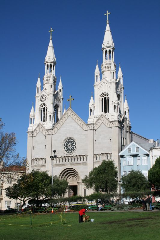 Die katholische Sankt Peter und Paul Kirche in der Fibert Street nahe China Town