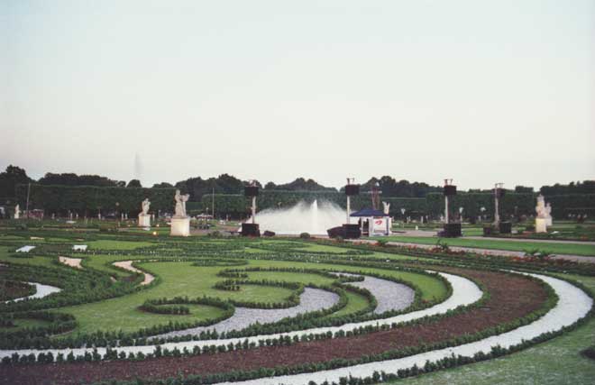 Everything is prepared for the great fireworks in Herrenhausen