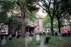 Der alte Friedhof mit der Kirche liegt mitten im Finanzdistrikt von New York