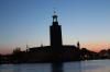 Rathaus von Stockholm während des Sonnenuntergangs