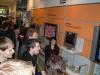 CeBIT 2004: Besucher schauen sich auf dem Stand von Sony HDTV Displays an