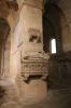 Die berühmten königlichen Grabmäler in der Vierung der Abteikirche sind ab 1340 geschaffen worden. Sie beherbergen den Pantheon der Katalanisch-Aragonesischen Fürsten und Könige. Sie sind nicht mehr 'original' erhalten, wurden später stark zerstört und aus den vorhandenen Trümmern neu zusammengesetzt und ergänzt.