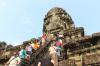 Steile Treppe zum oberen Tempel. Dort befinden sich die fünf wichtigsten Tempel Türme. Jeder von ihnen ähnelt einer Lotusblüte. Der größte ist 65 Meter hoch.