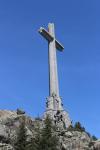 155 Meter hohes und 44 Meter breites Betonkreuz über der Basilika de Valle de los Caídos