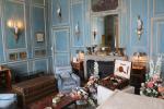 Das Schlafzimmer von Lady Baillie wurde im Jahr 1936 vom Innenarchitekten Stéphane Boudin im französischen Régence Stil designed.