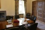 Einer der Räume, die für Meetings und Besprechungen im Leeds Castle gebucht werden können.
