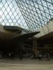 Foyer des Musée du Louvre mit der Wendeltreppe