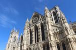 Das York Minster (Münster), offiziell: „The Cathedral and Metropolitical Church of Saint Peter in York“ ist die größte mittelalterliche Kirche in England und eine der größten Kathedralen in Nordeuropa. Das Münster ist der Sitz des Erzbischofs von York, dem zweithöchsten Amt der Church of England.