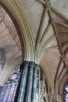 Gotische Gewölbe und Bögen in der Kathedrale von Lincoln