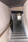 Treppe hinab in die unteren Etagen eines Wachturms auf den Außenmauern des Lincoln Castle