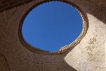 Gebäude rund um einen der Türme des Schweigens von Yazd