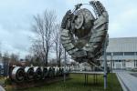 Sowjetische Statuen und Symbole im Garten rund um die Tretjakow-Galerie für Moderne Kunst am Krymsky Val