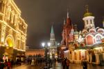 Nikolausturm, das Staatliche Historische Museum Moskau und Kasaner Kathedrale nach Sonnenuntergang