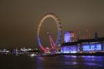 Nächtlicher Blick auf das Riesenrad London Eye