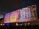 Lasershow auf dem Nürnberger Rathaus während der so genannten Blauen Nacht
