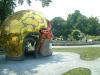 La Cabeza von Niki de Saint Phalle. Skulptur in der Ausstellung "Niki in the Garden" des Botanischen Gartens von Atlanta.