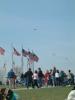 Viele Menschen kamen für das 41. Smithsonian Drachen Festival zum Washington Monument. Unzählige Flugdrachen stiegen in den Himmel über der Mall.