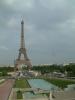 Blick vom Tocadero und dem Palais de Chaillot auf den Eiffelturm und den dahinter liegenden Parc du Champs du Mars