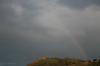 Regenbogen über dem Strand von Bray