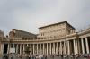 Blick über den Petersplatz zum Apostolischen Palast